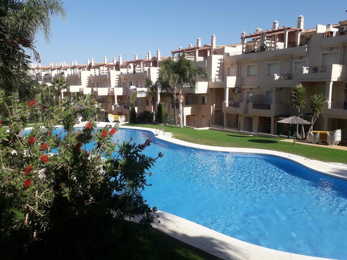 Duquesa Fairways, A Spacious Apartment With Fabulous Views And Facilities Manilva Dış mekan fotoğraf