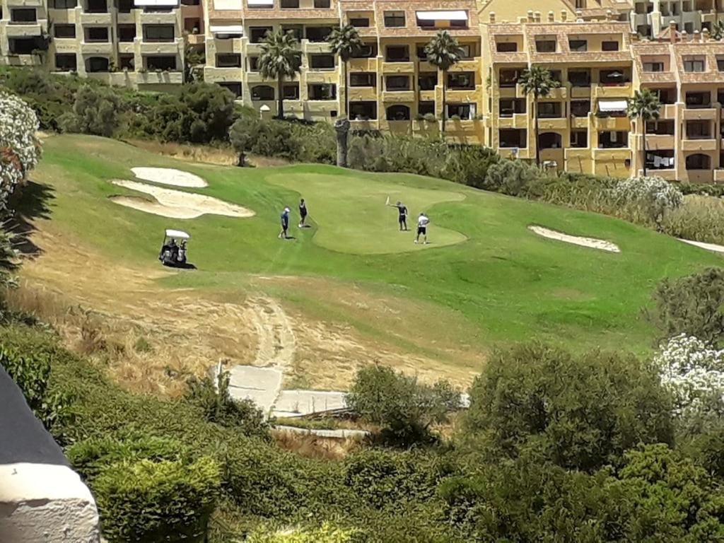 Duquesa Fairways, A Spacious Apartment With Fabulous Views And Facilities Manilva Dış mekan fotoğraf